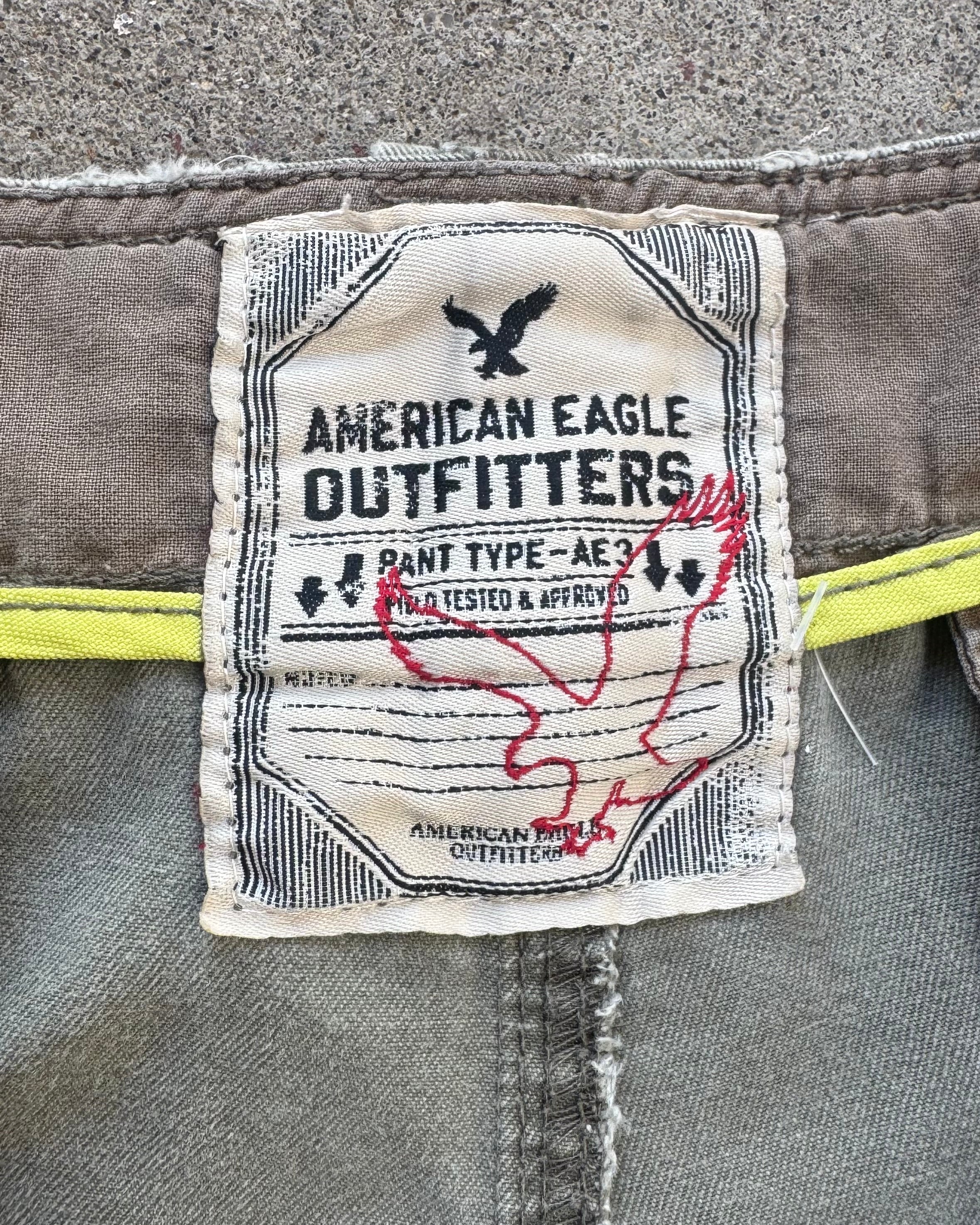 90-00’s “American Eagle Outfitters” camouflage  cargo short pants