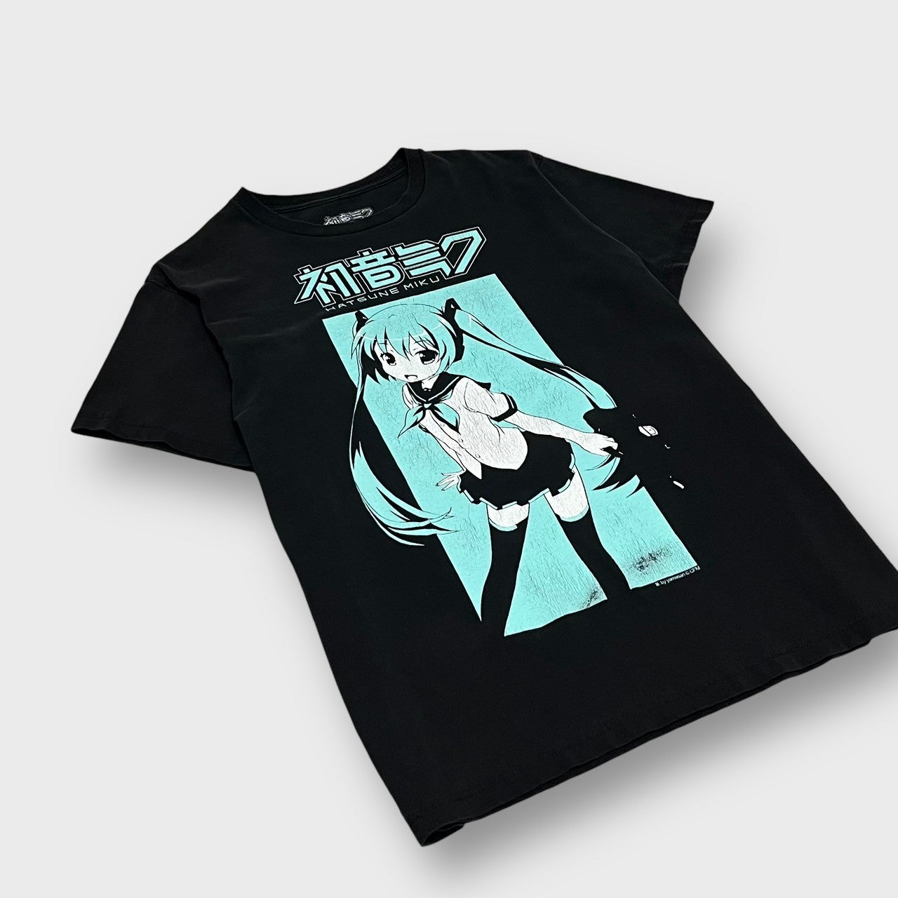 "HATSUNE MIKU" character print t-shirt