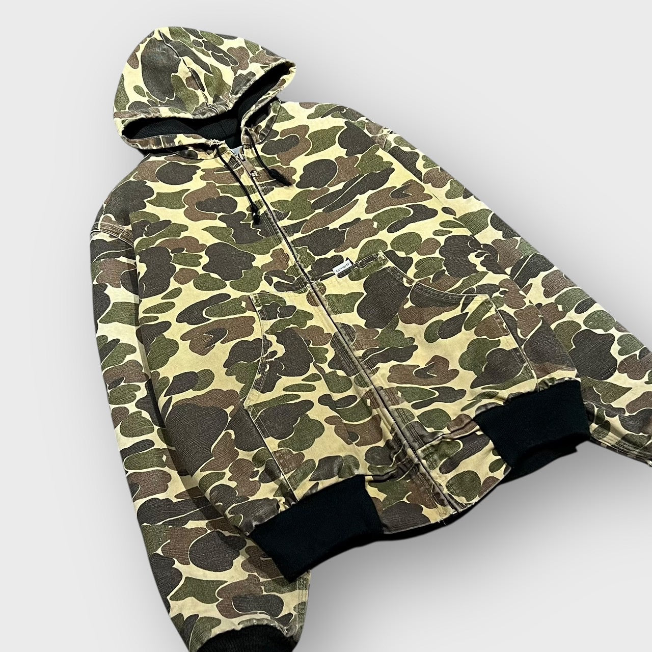90’s “Carhartt”
camouflage pattern active jacket