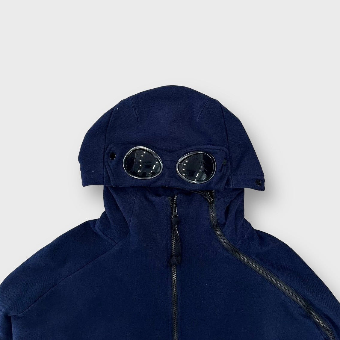 00's “C.P COMPANY”
Goggle hoodie