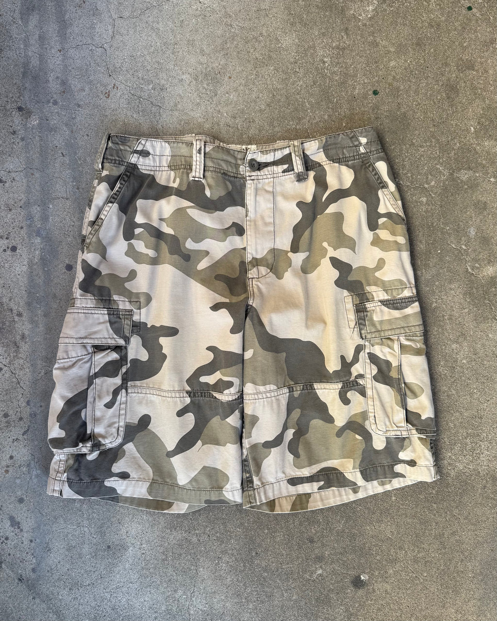 90-00’s “Arizona Jean Company” camouflage cargo short pants