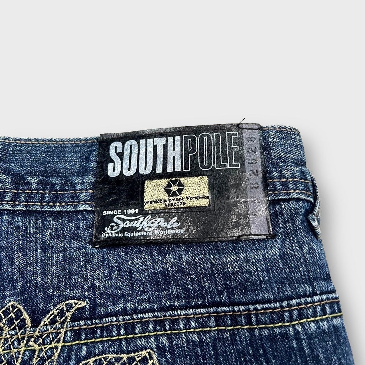 90’s "SOUTH POLE"
Wide denim pants