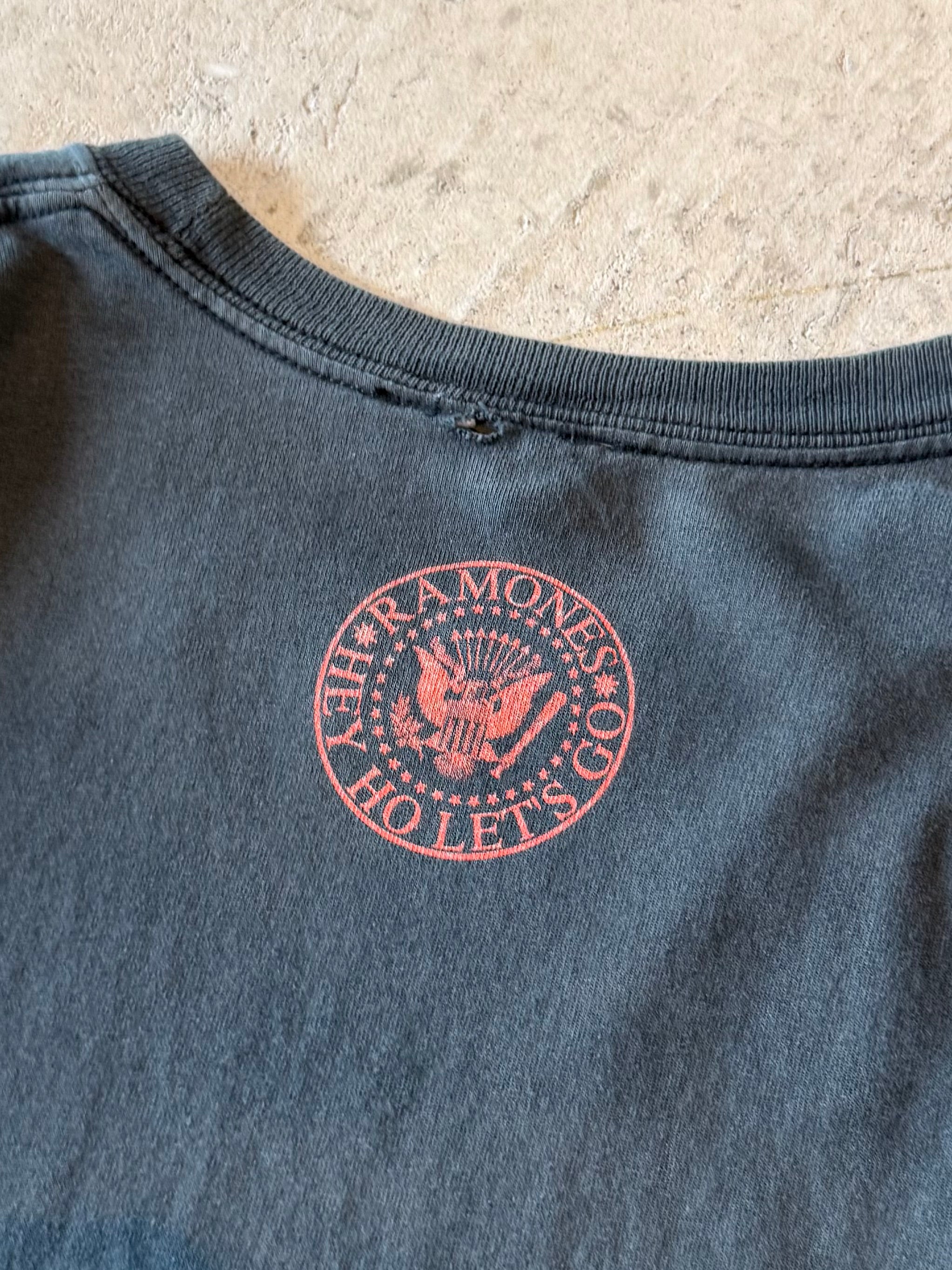 00’s “RAMONES”
band t-shirt