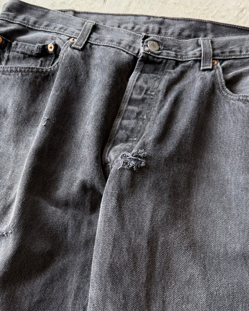 00’s Levi’s “501” damage denim pants 36×30
