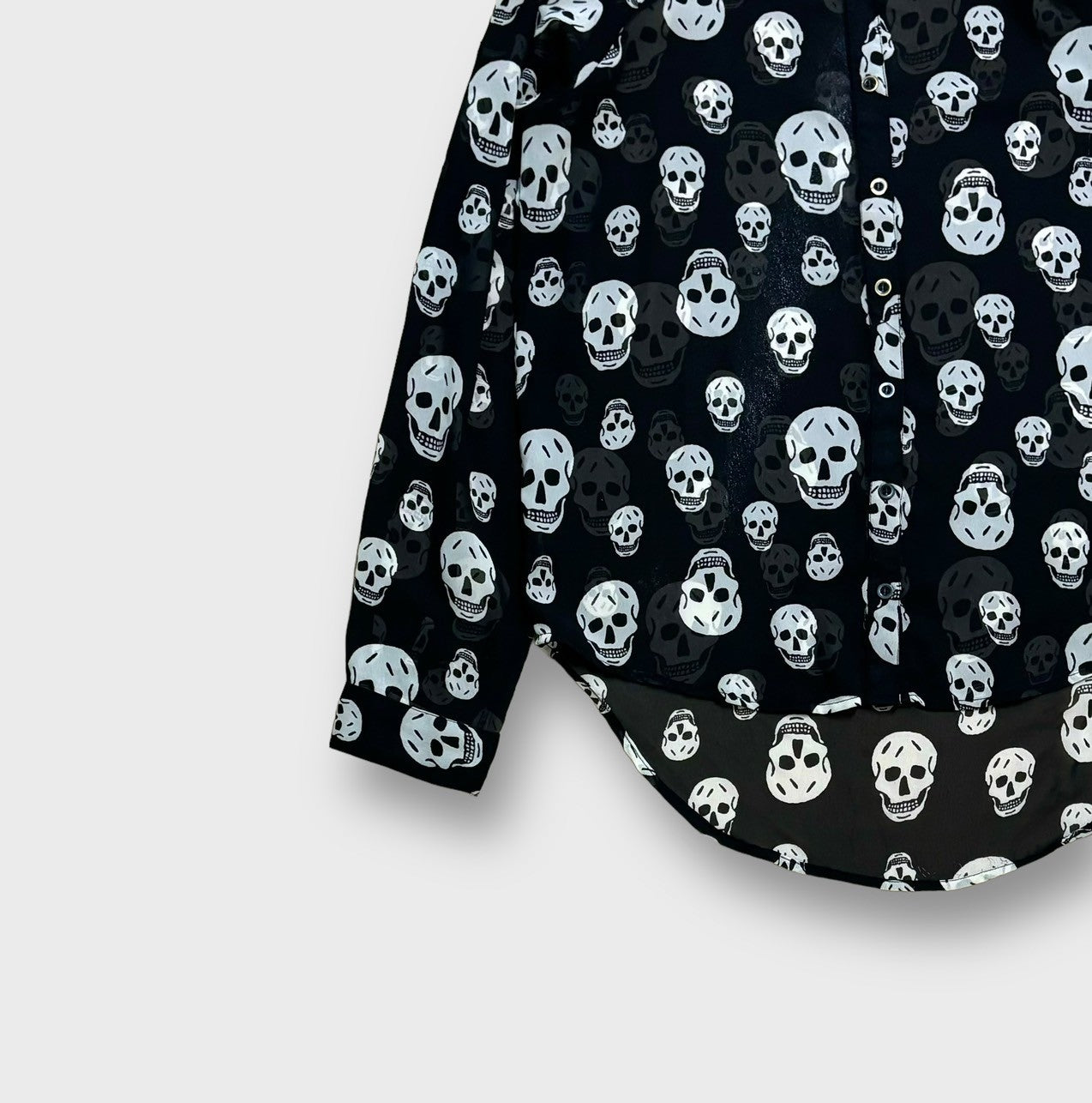 "fun&flirt" skull design shirt