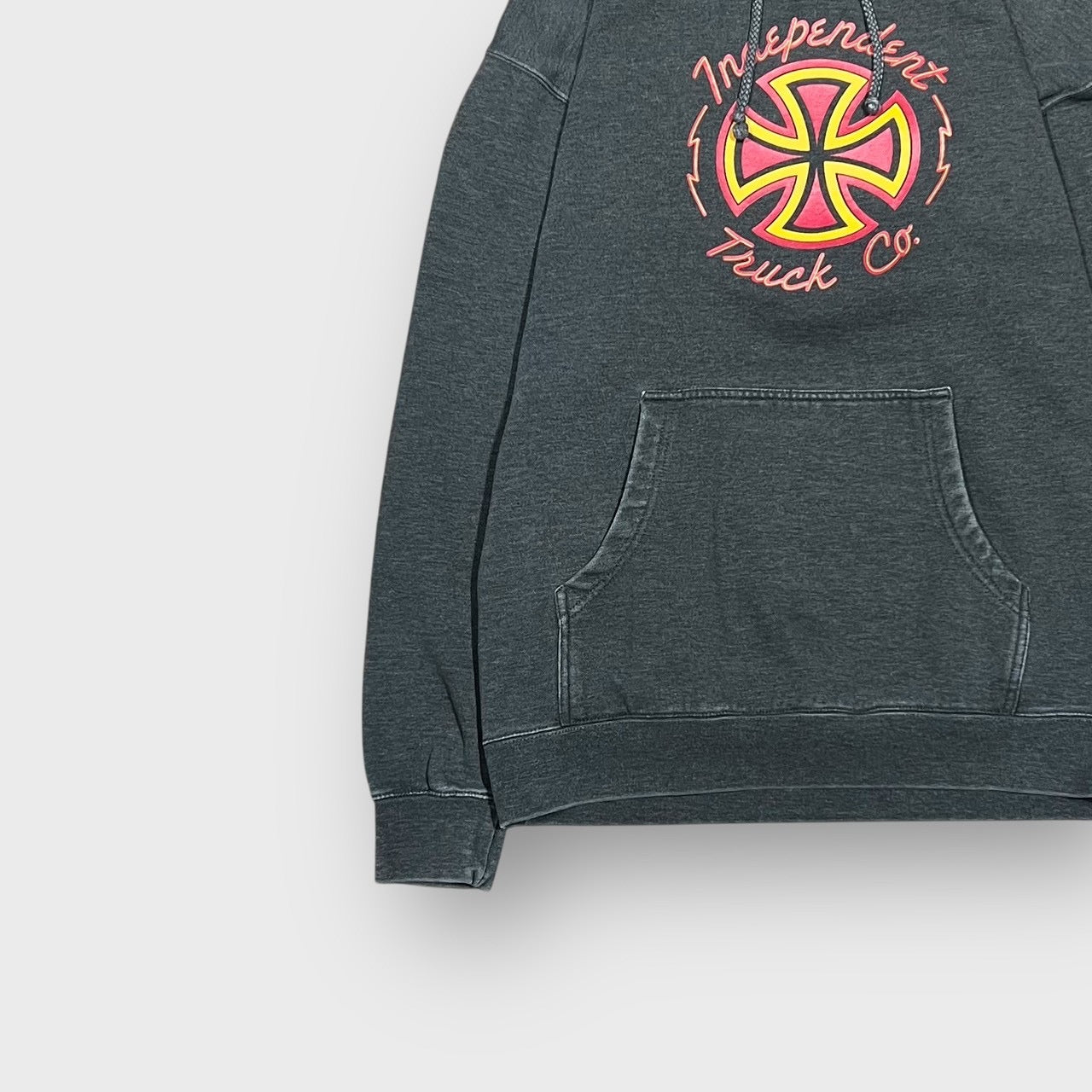 90’s-00’s “INDEPENDENT”
hoodie