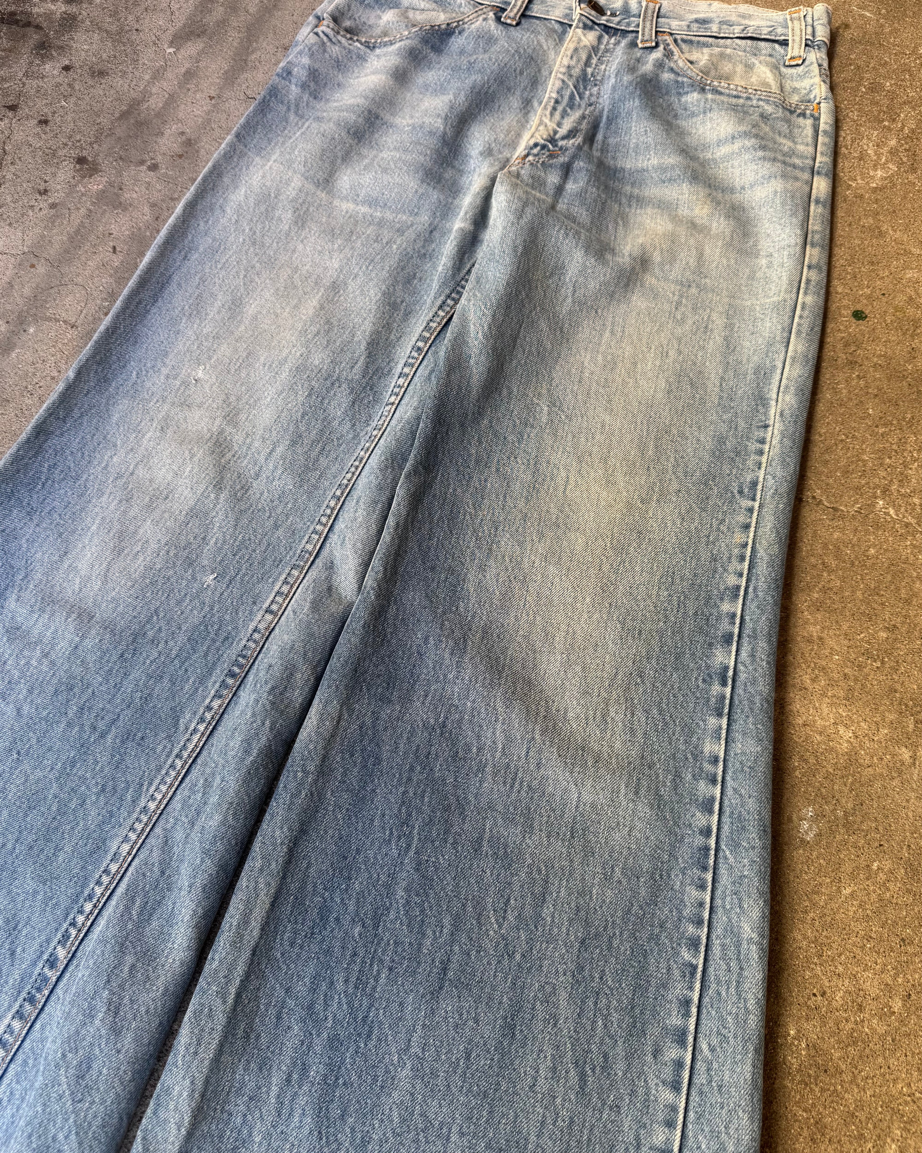 70’s “Levi's”
buggy flare denim