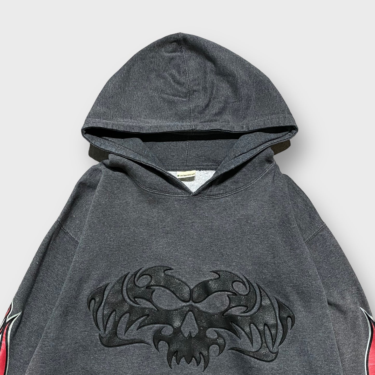 "NO BAUNDARIES" Skull design hoodie
