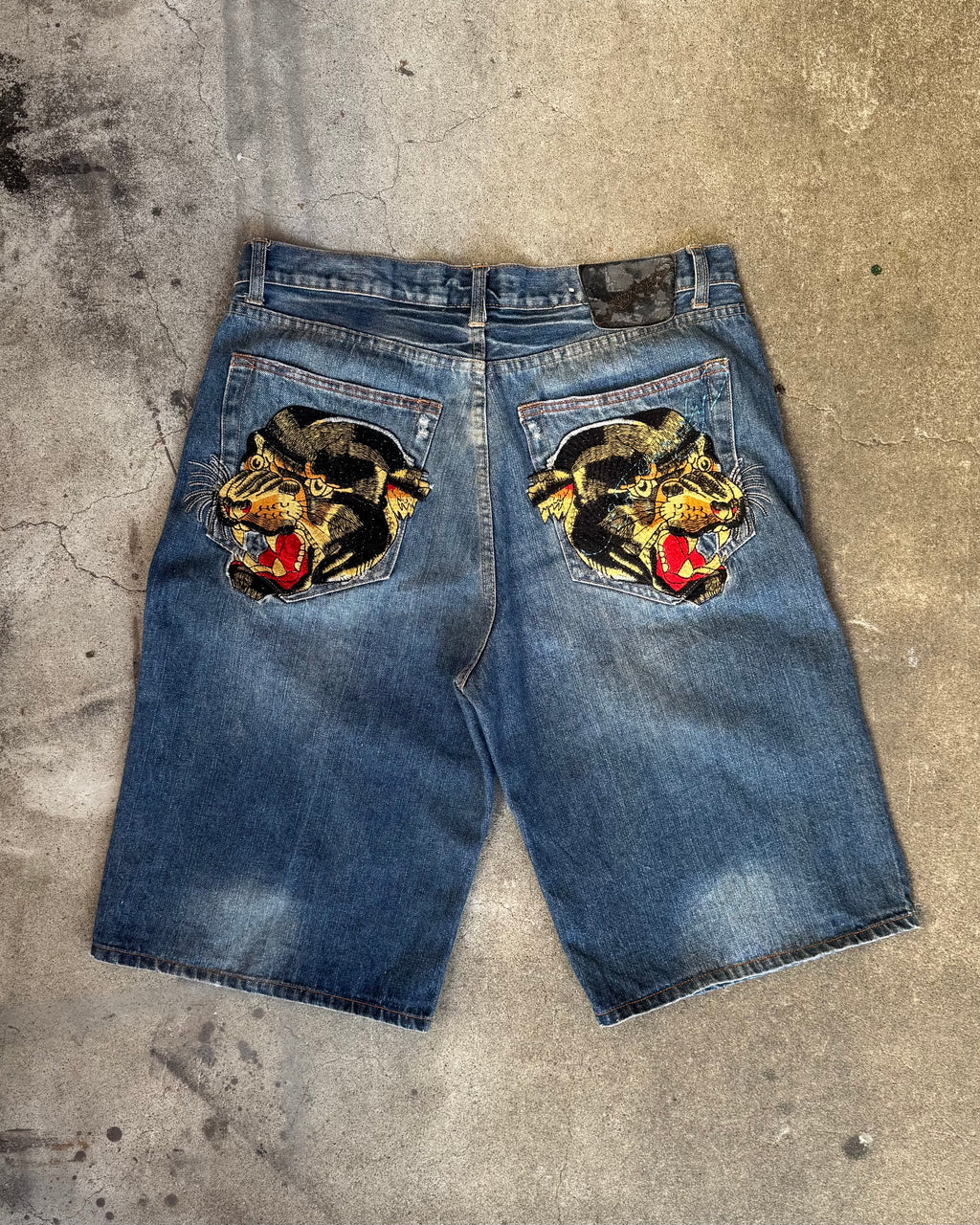90-00’s “Ed Hardy” embroidery buggy short denim