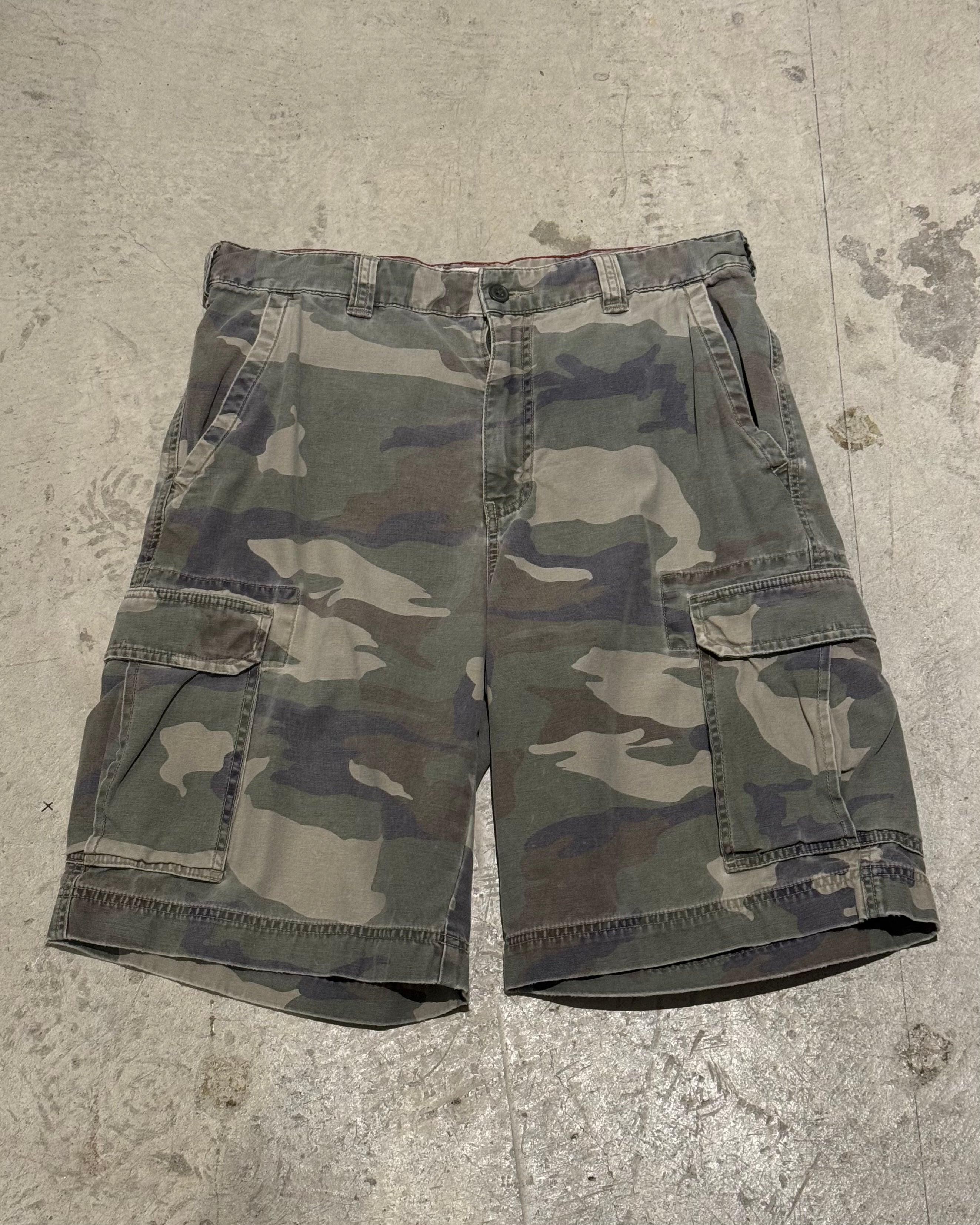 00’s “MOSSIMO” camouflage cargo short pants