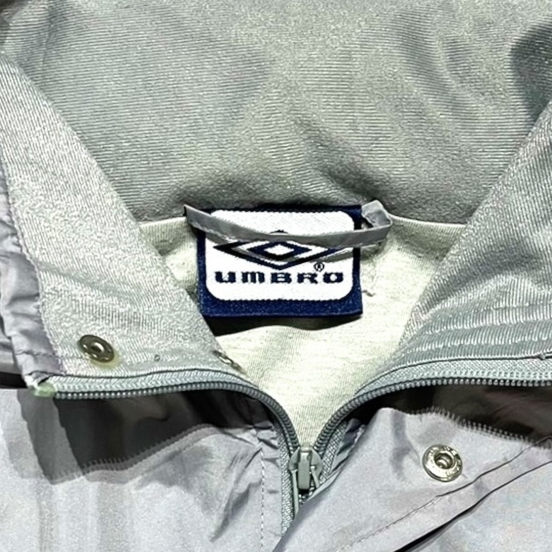 00's "umbro" Nylon jacket