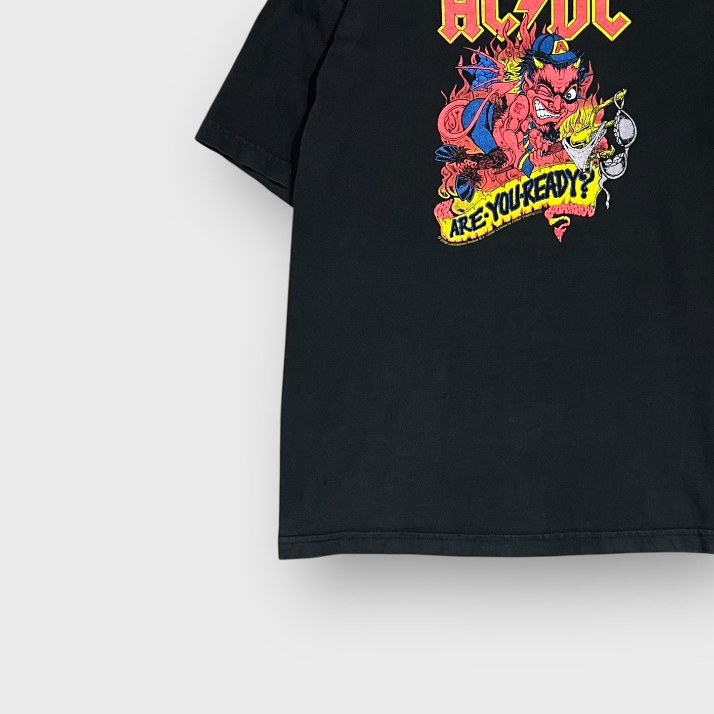 00’S “AC/DC”
band t-shirt