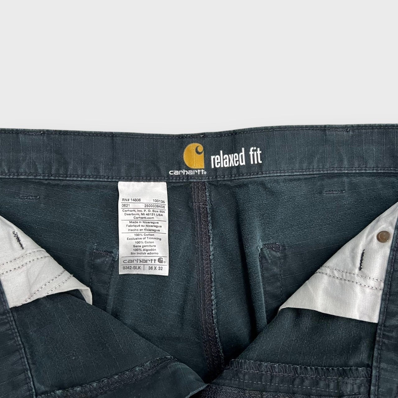 00's "Carharrt"
Duck cargo pants