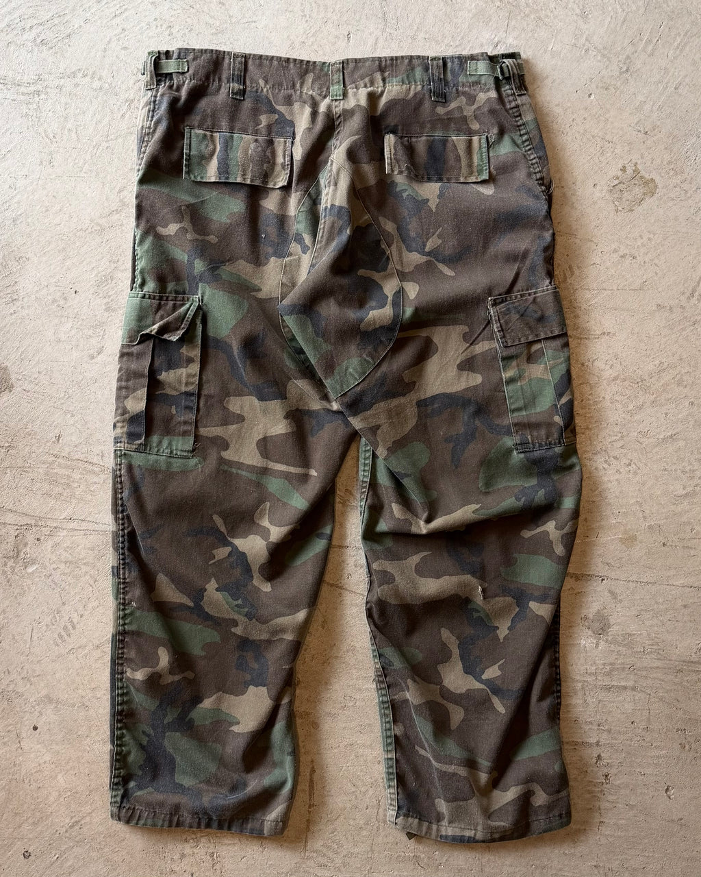 90-00’s camouflage cargo pants