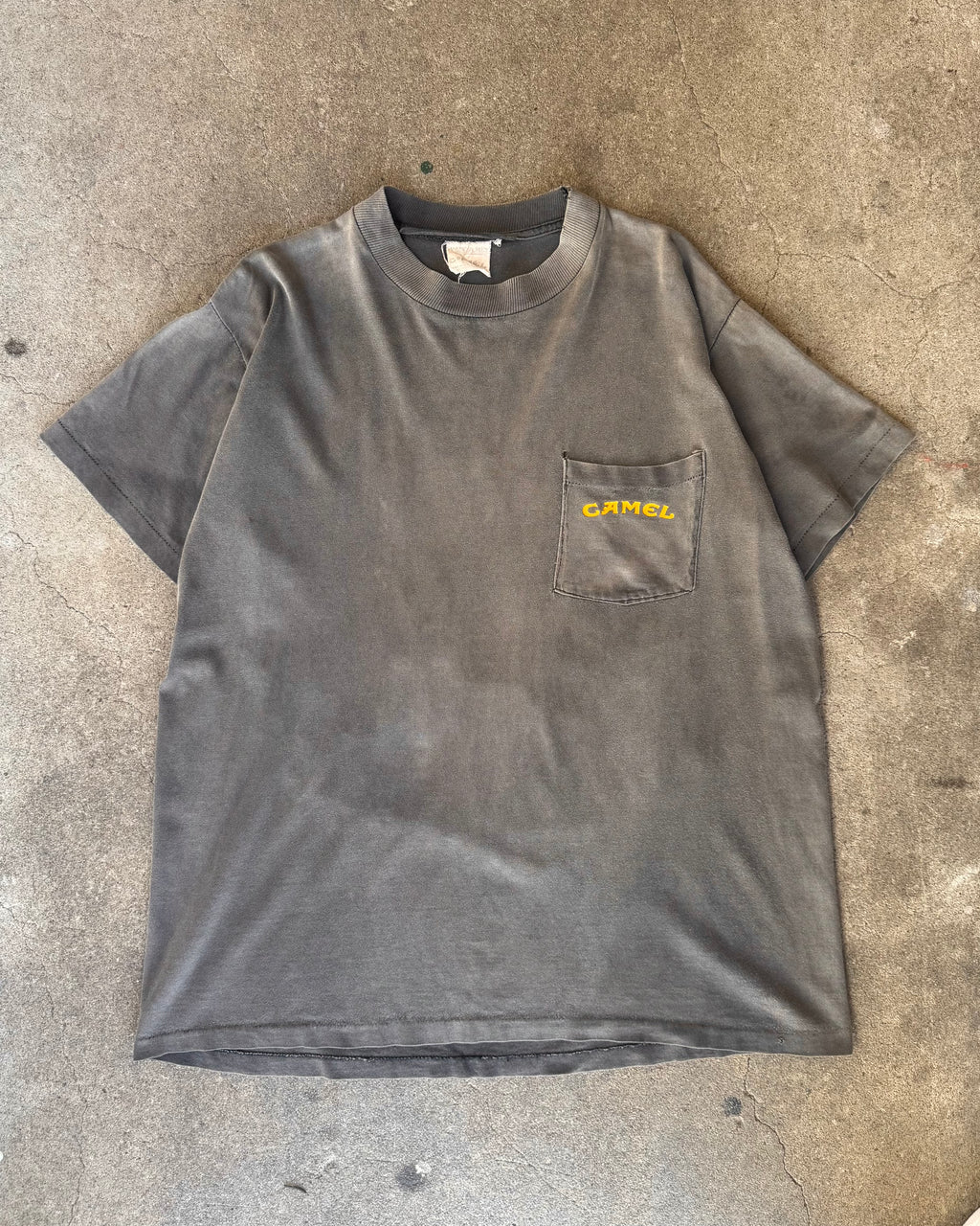 90’s CAMEL
“Camel Born To Be Smooth” company t-shirt LARGE