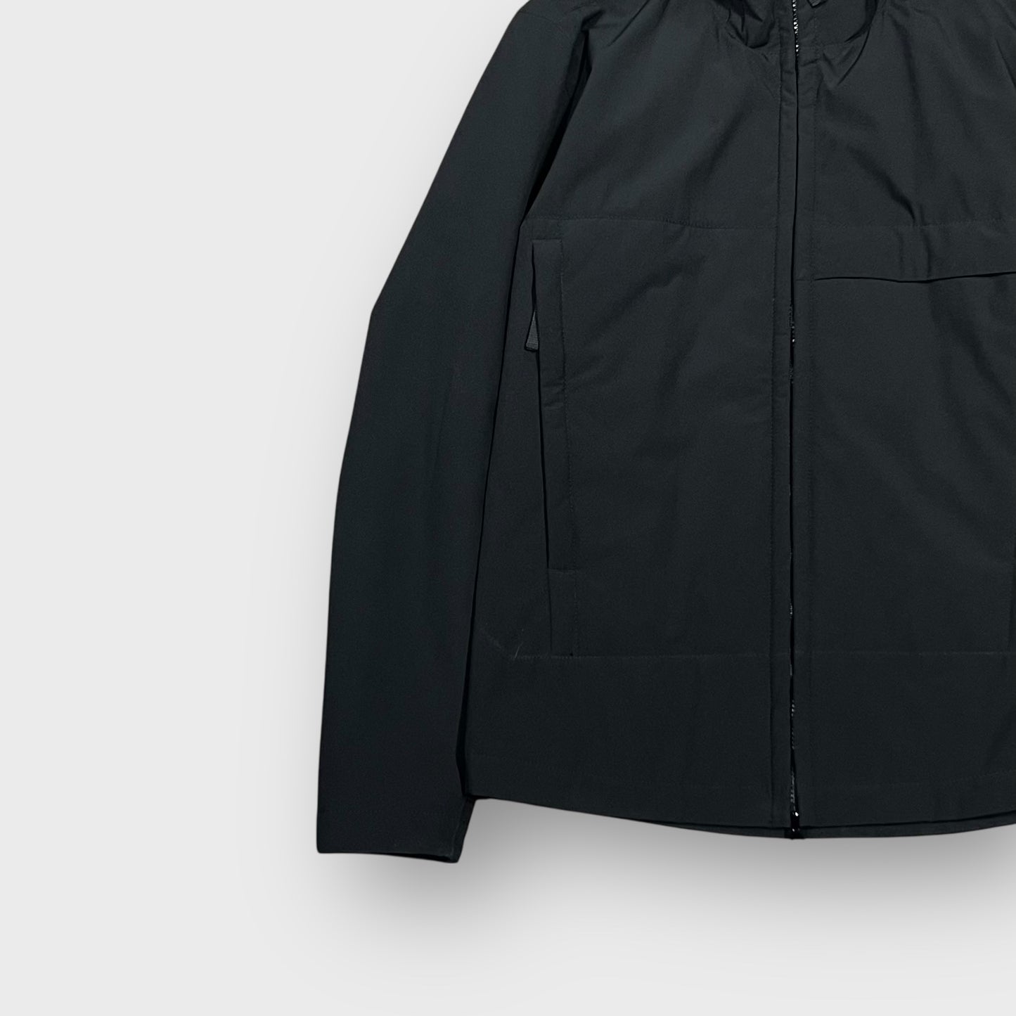 00’s “STONE ISLAND”
hooded soft shell jacket