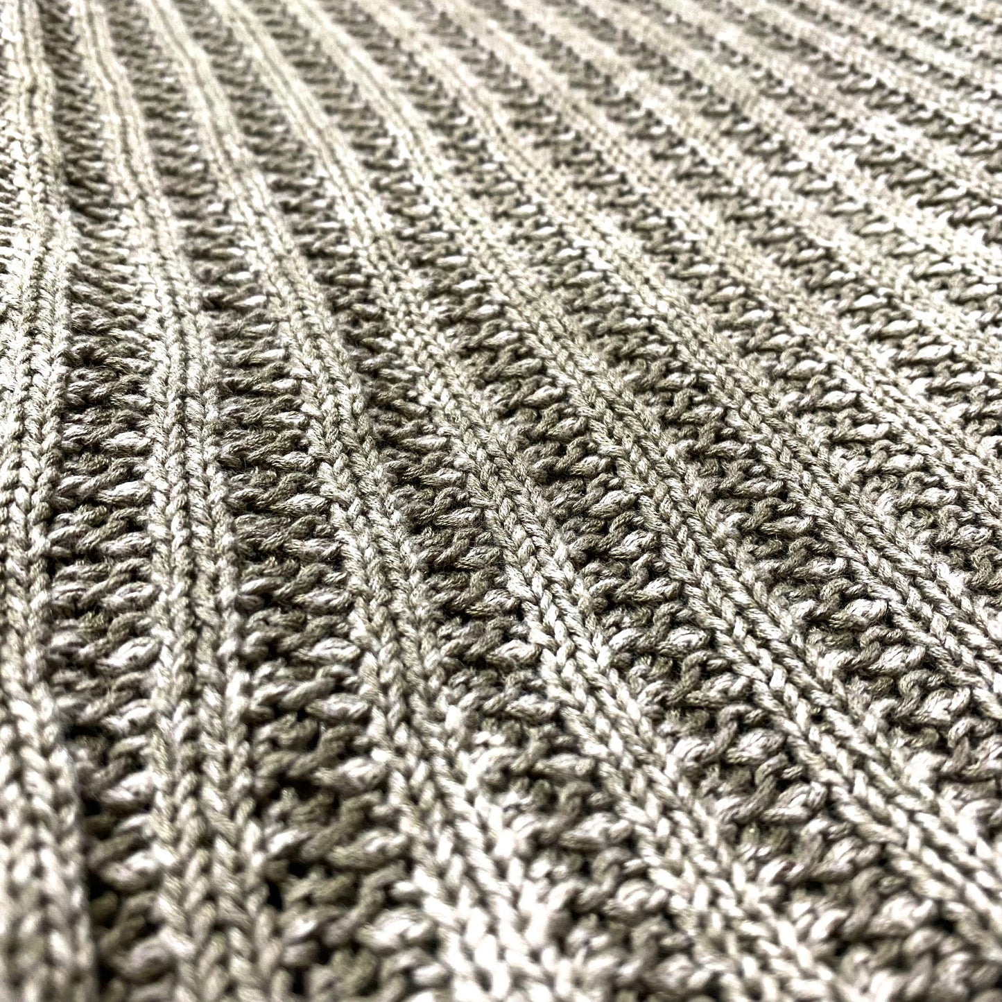 Plaine stitch knit sweater