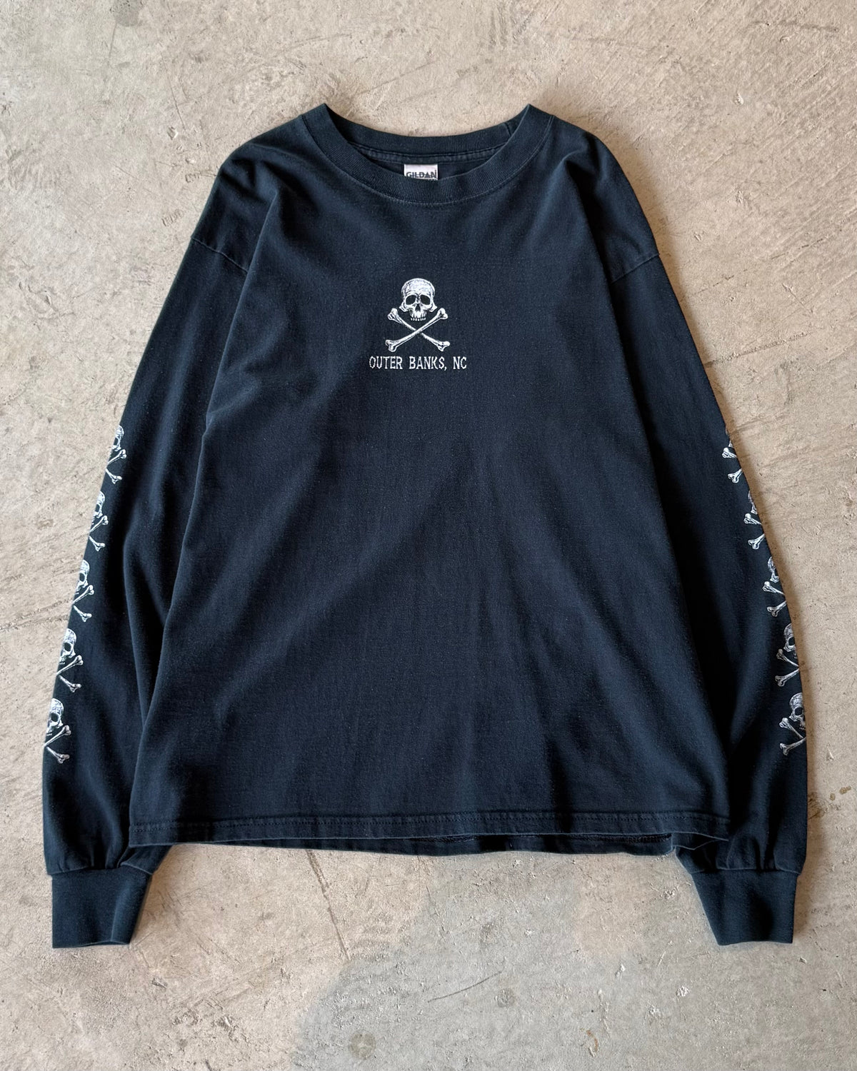 90-00’s “PIRATES FOR HIRE”
l/s t-shirt large