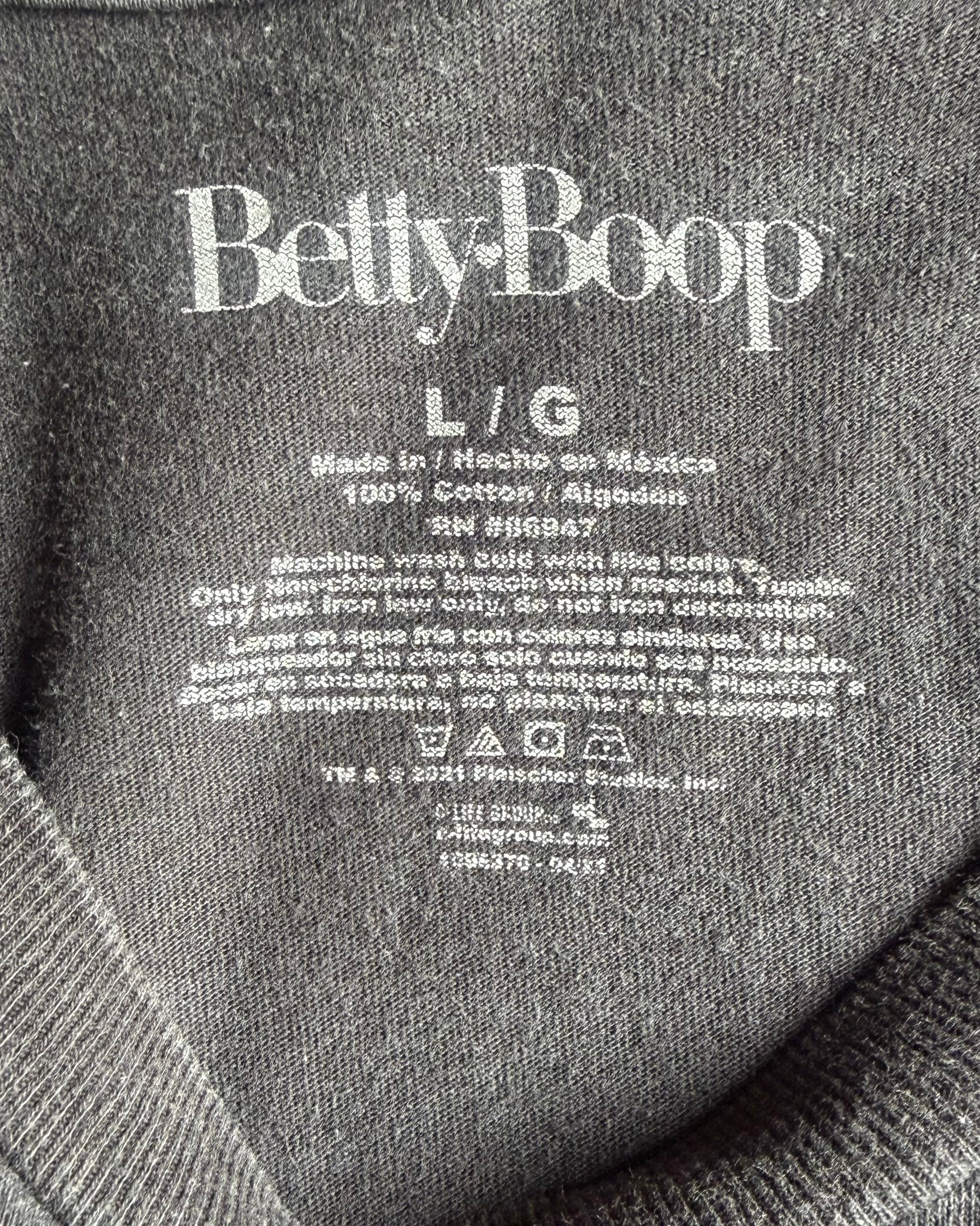00’s “Betty Boop” character t-shirt LARGE