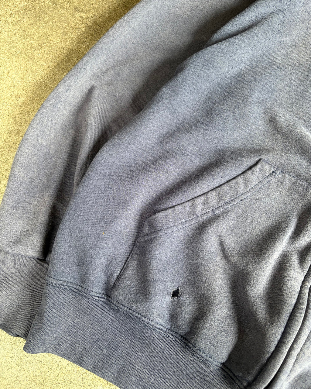 00’s “RED HOT CHILI PEPPERS”
zip up hoodie