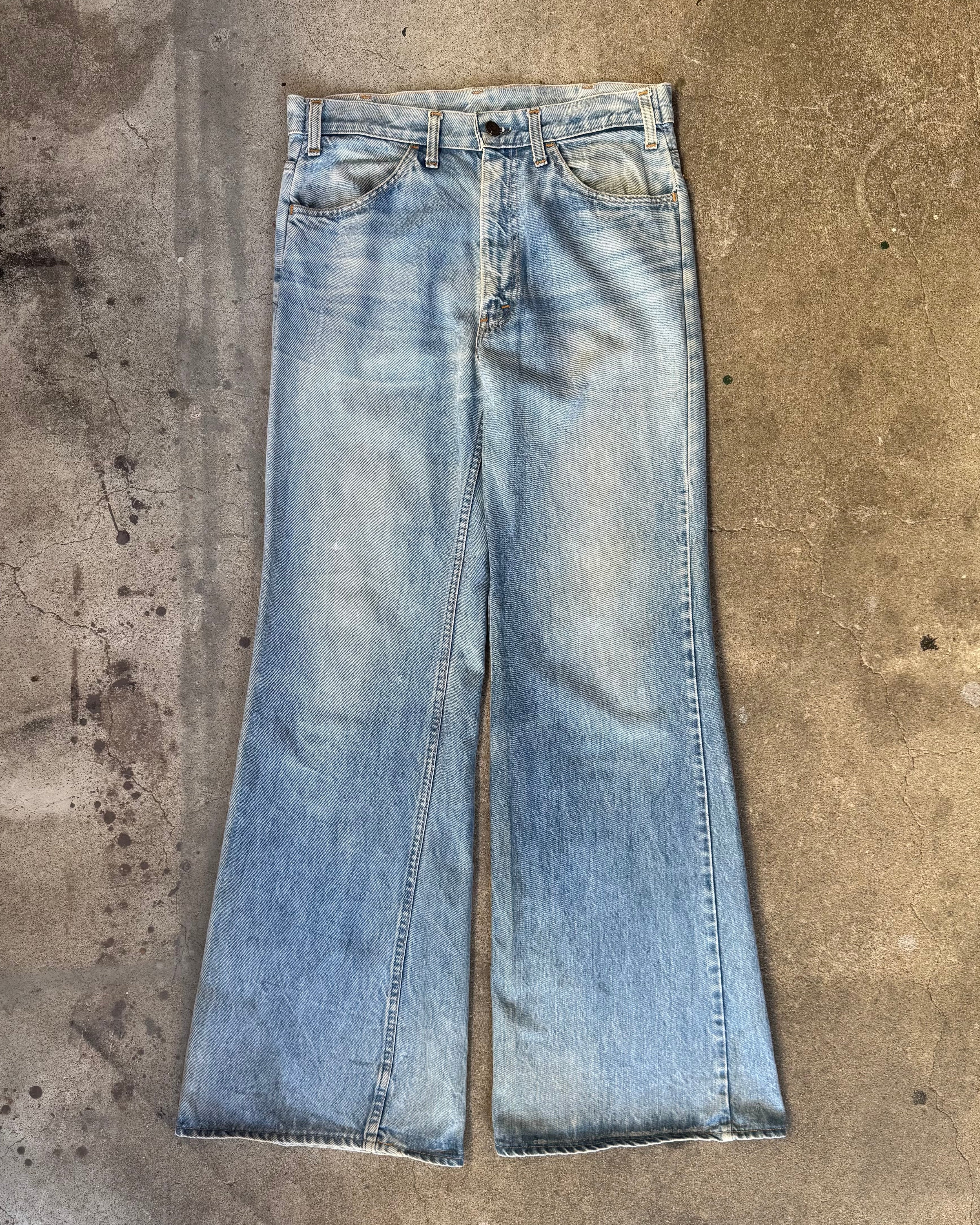 70’s “Levi's”
buggy flare denim