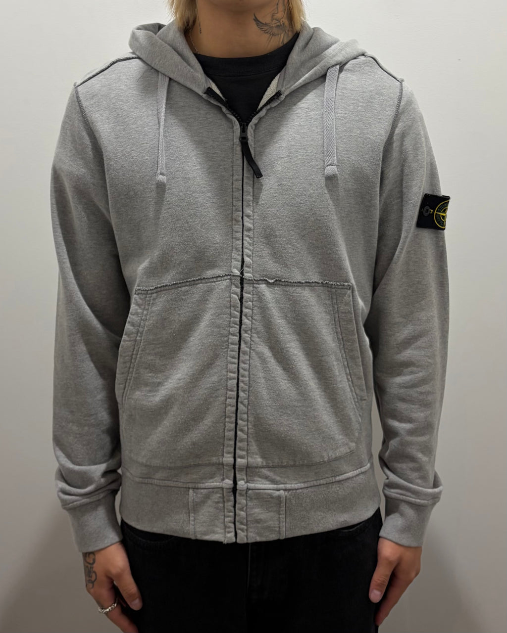 00’s “STONE ISLAND”
zip up hoodie