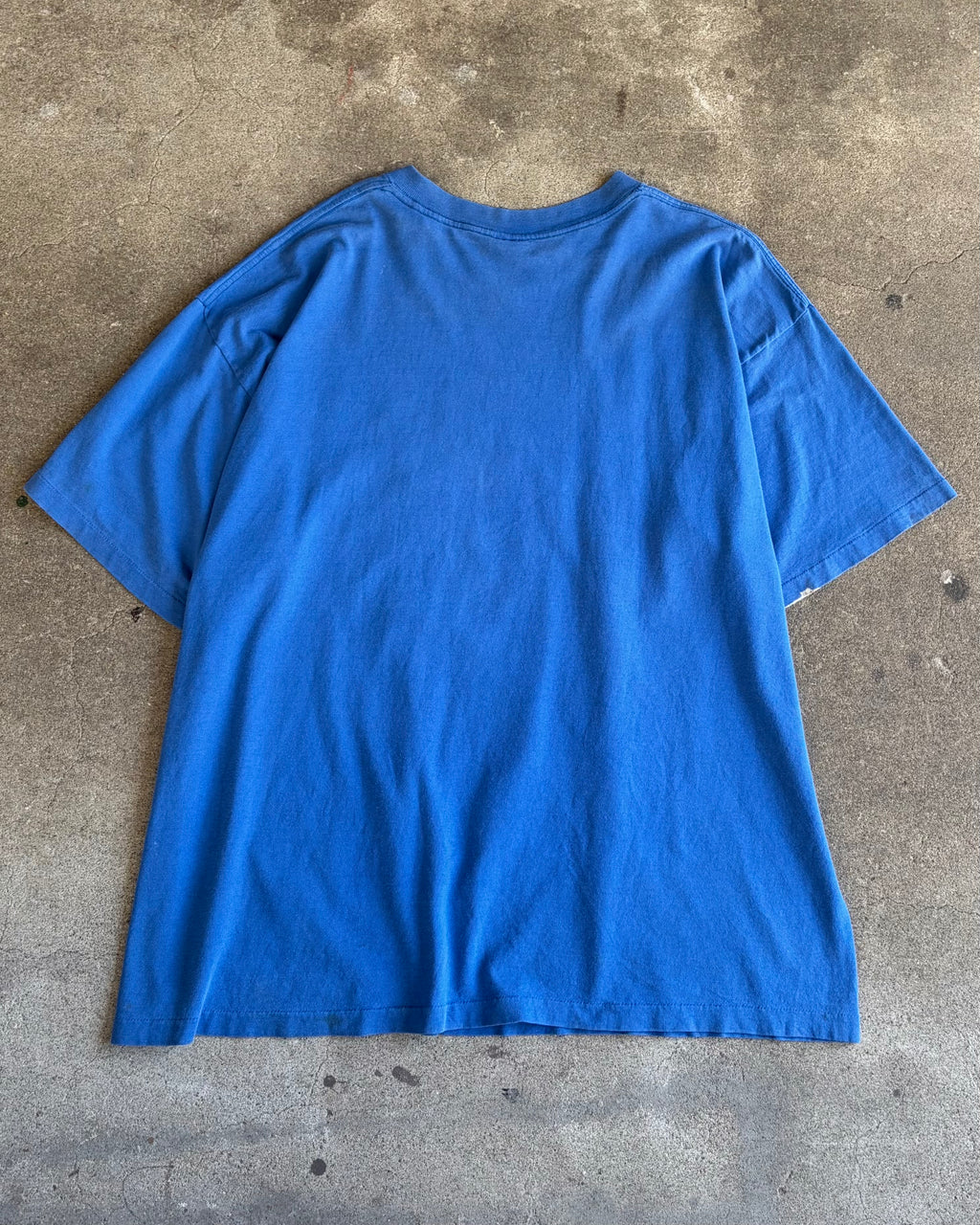 90’s “LOONEY TUNES”
“Tweety” character t-shirt