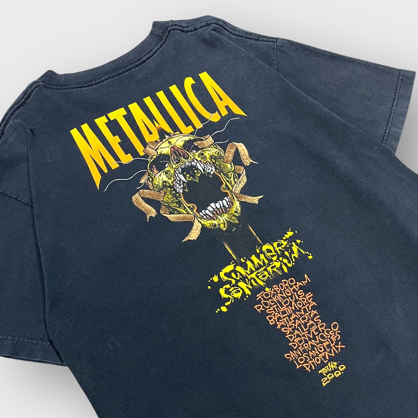 00’s  METALLICA
“Summer Sanitarium Tour 2000”
pushead t-shirt