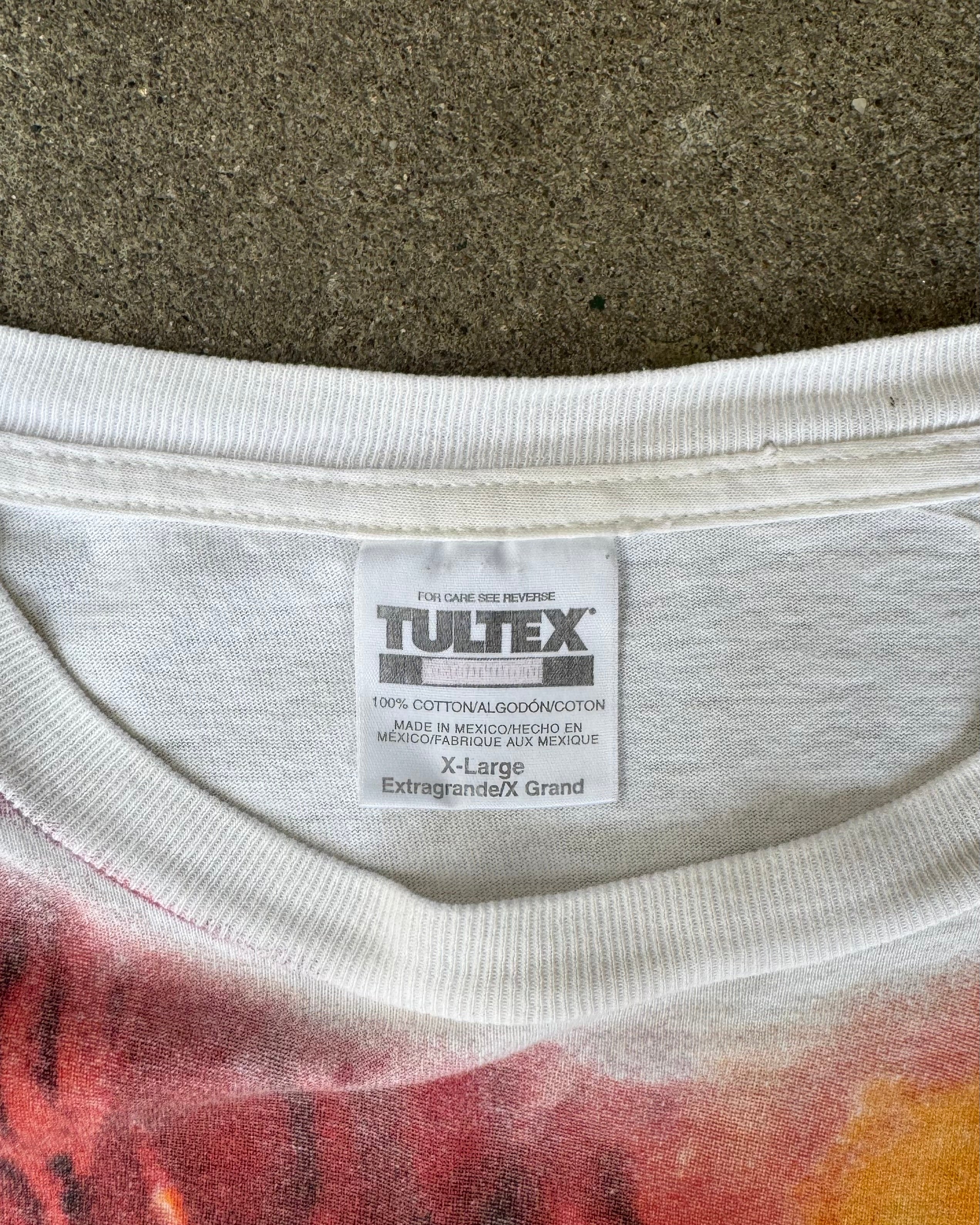 90’s Pink Floyd
“The Wall” t-shirt X-LARGE
