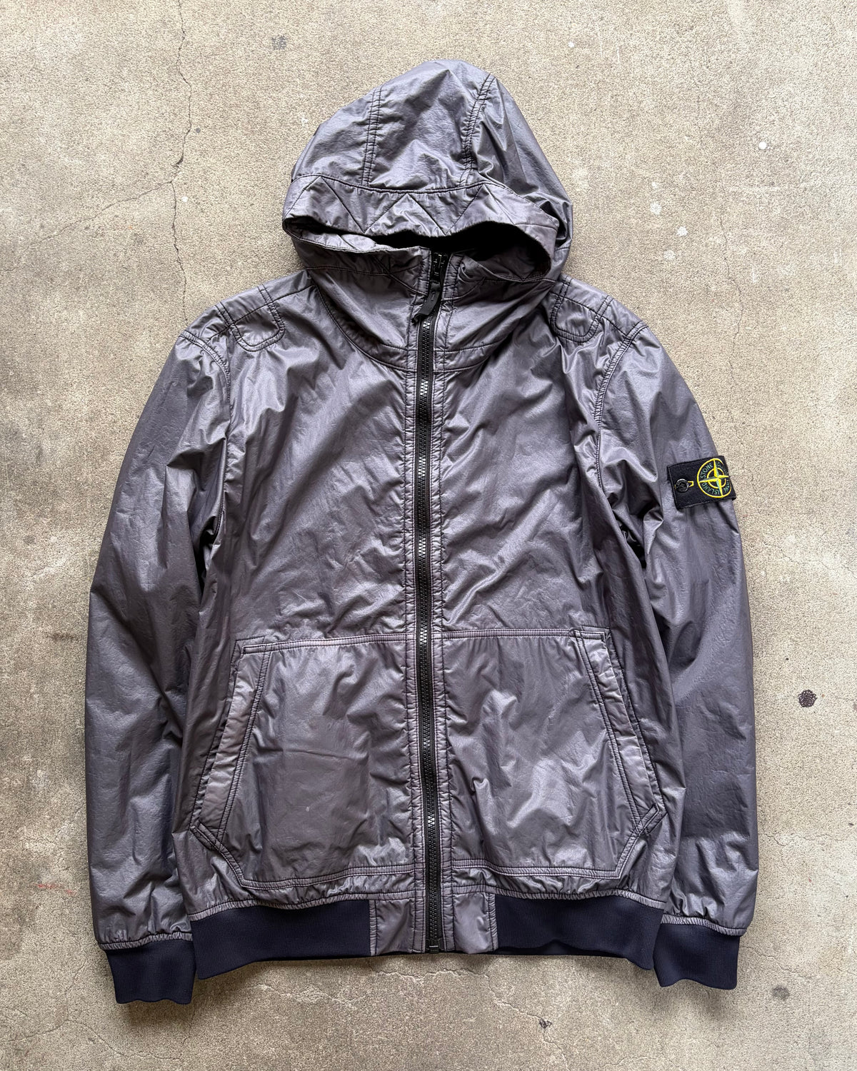 00’s “STONE ISLAND”
lamy flock hooded jacket