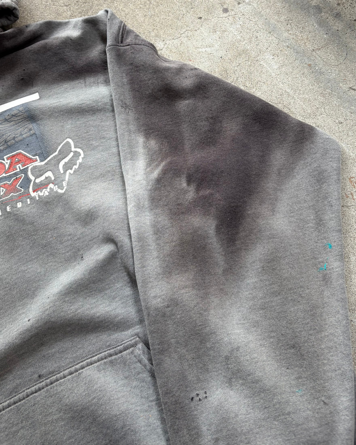 90-00’s “FOX” fade hoodie