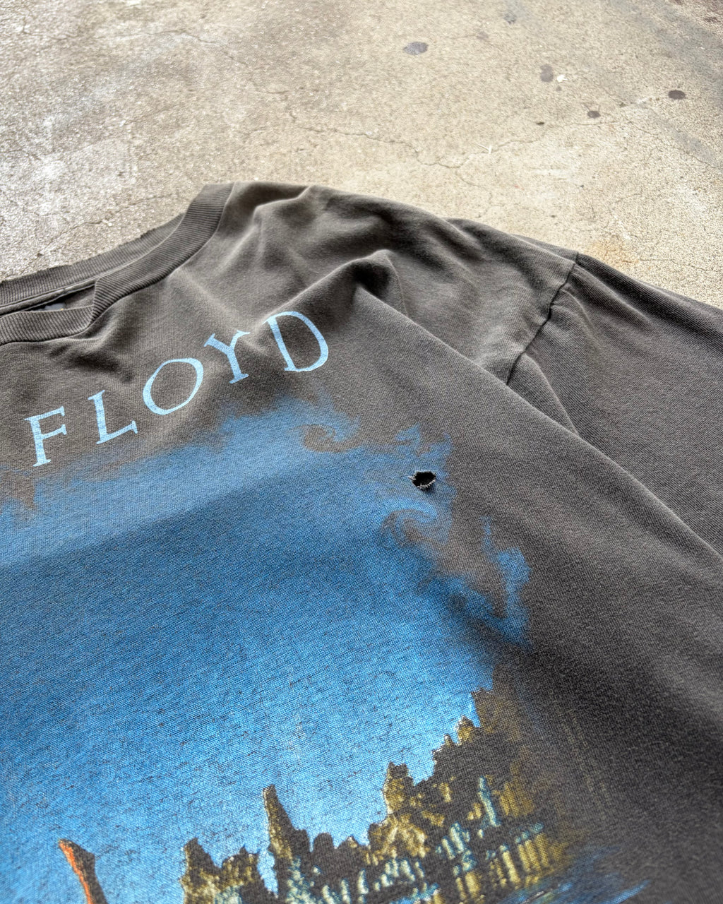 90’s PINK FLOYD
“Wish you were here” t-shirt X-large