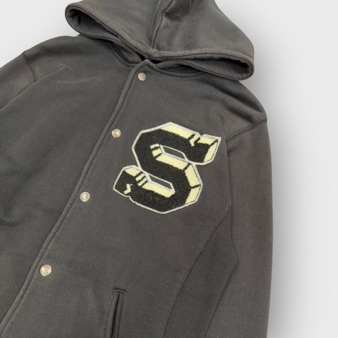 00's "STUSSY"
Hooded studium jacket