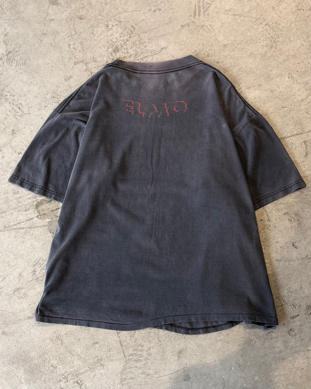 90's SESAMI STREET
"ELMO"black out character t-shirt