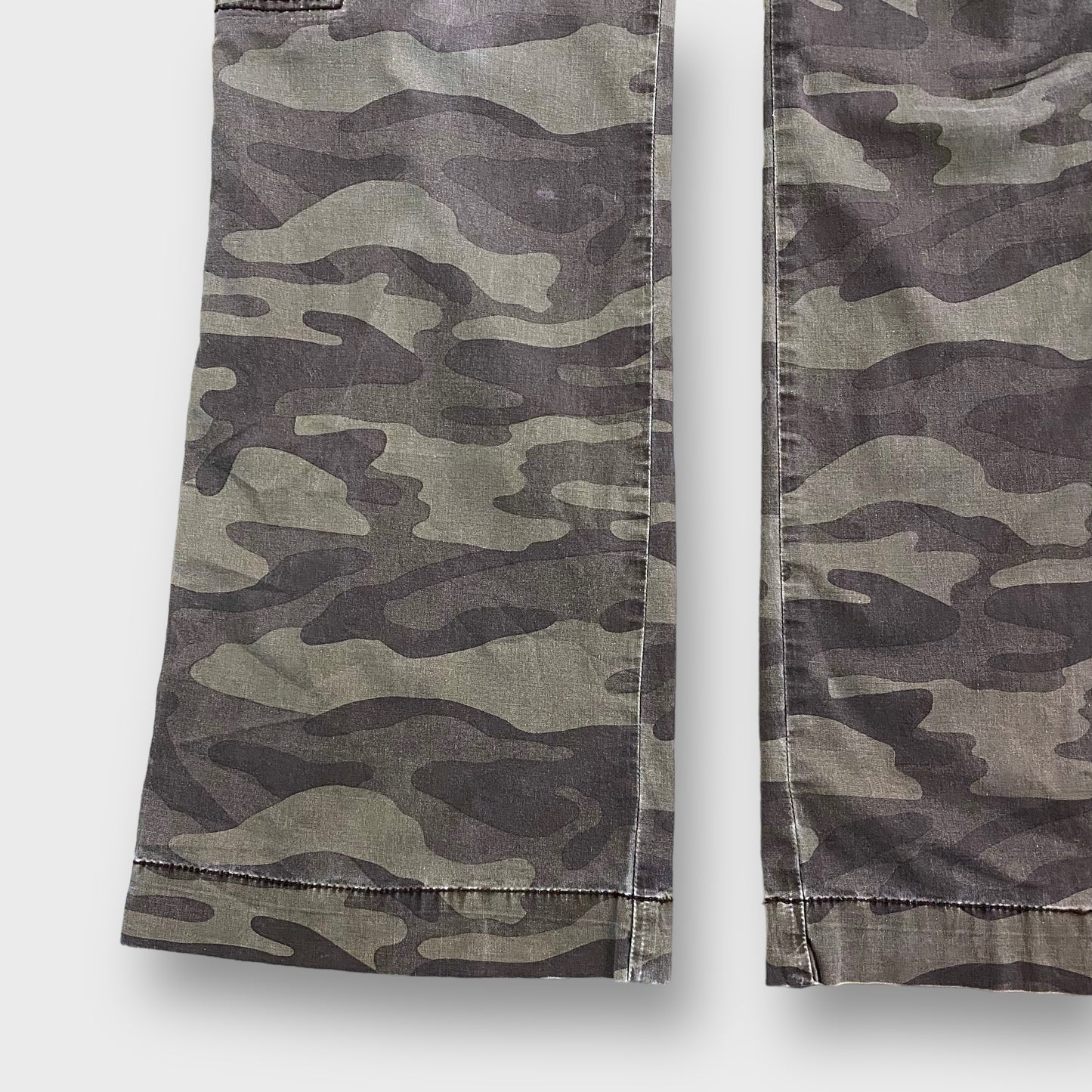 Woodland camouflage pattern flare pants
