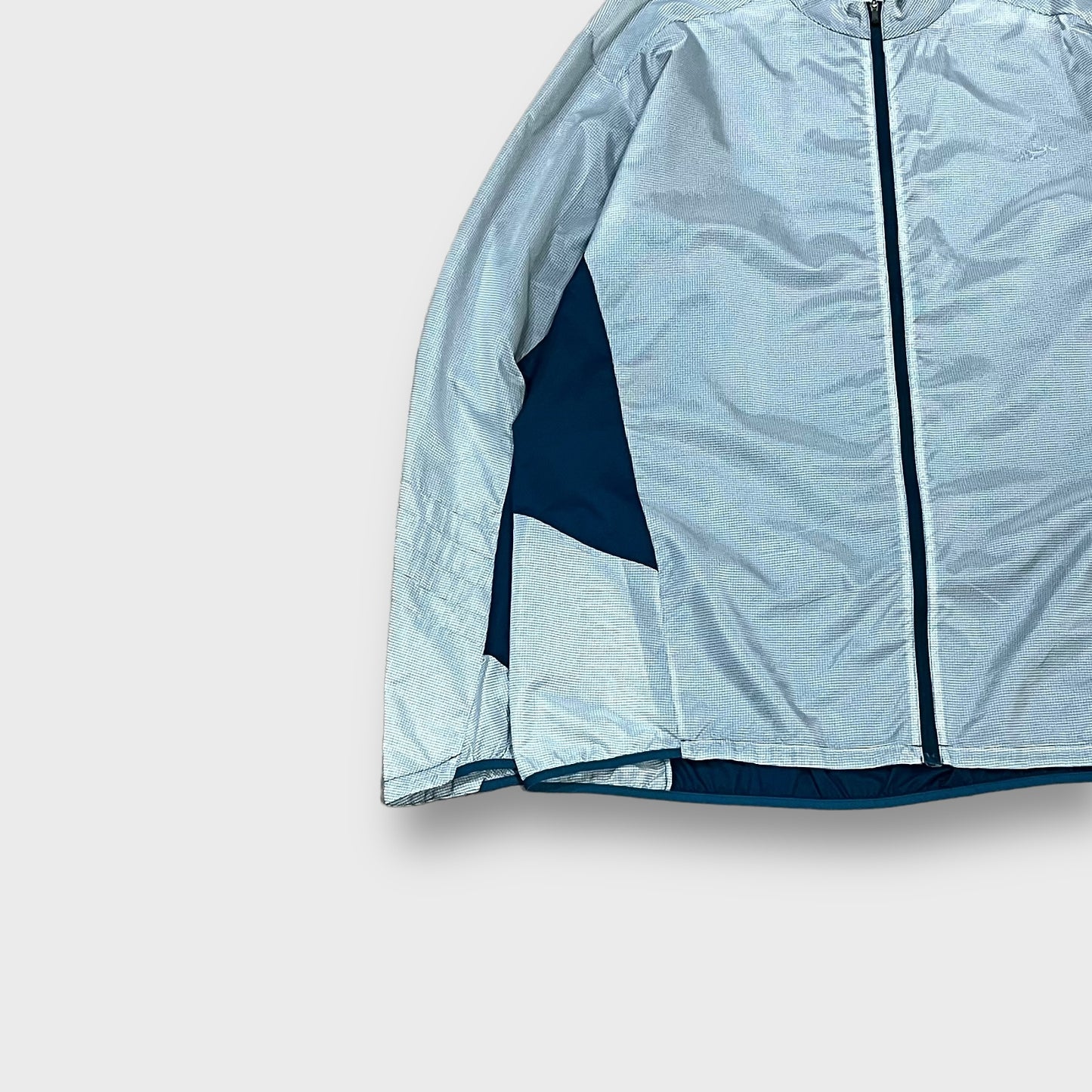 00’s “ARC’TERYX”
zip up nylon jacket