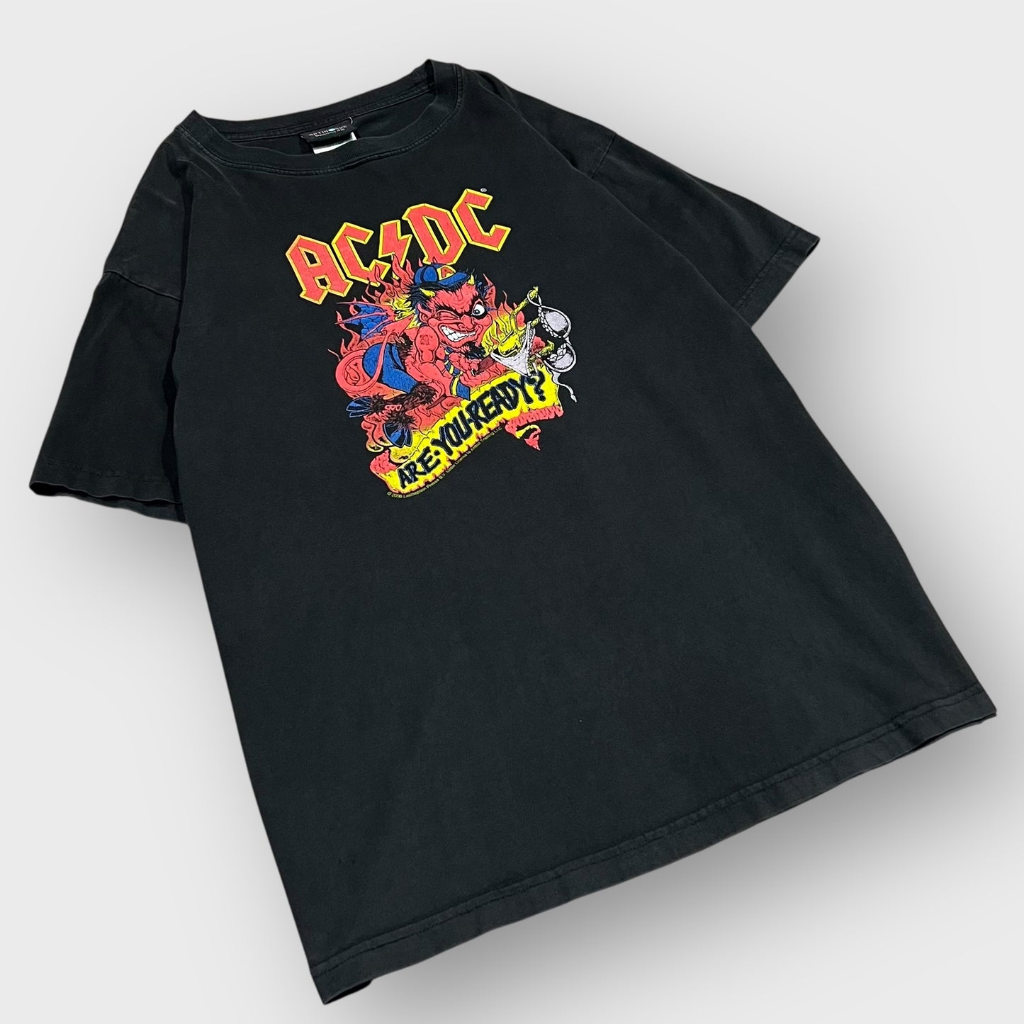 00’S “AC/DC”
band t-shirt