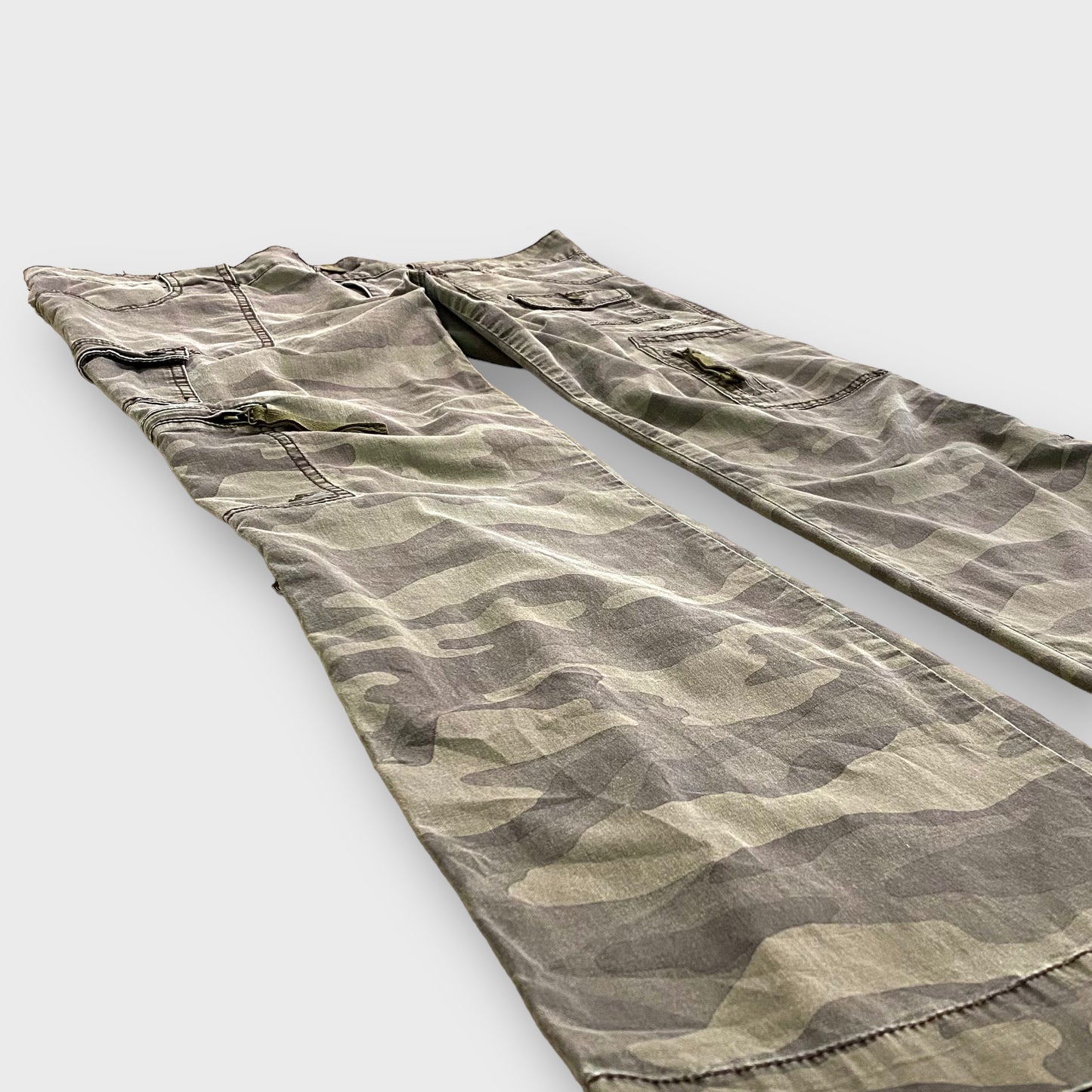 Woodland camouflage pattern flare pants