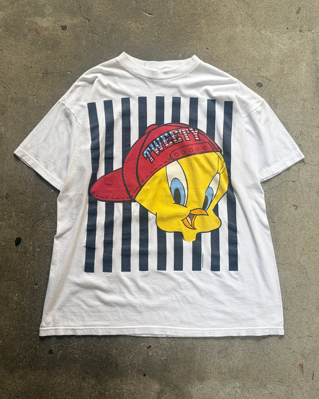 00’s “tweety” character t-shirt