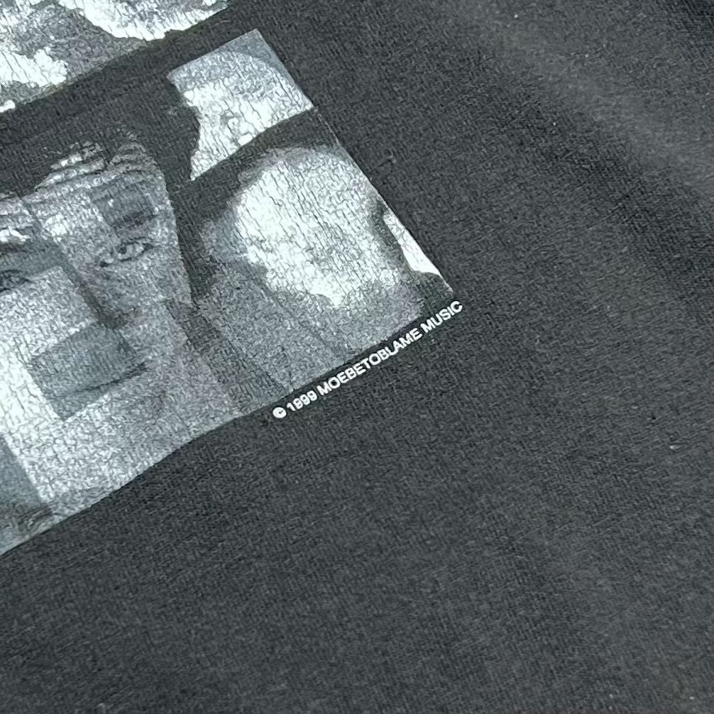 90’s “RED HOT CHILI PEPPERS”
“Californication” t-shirt