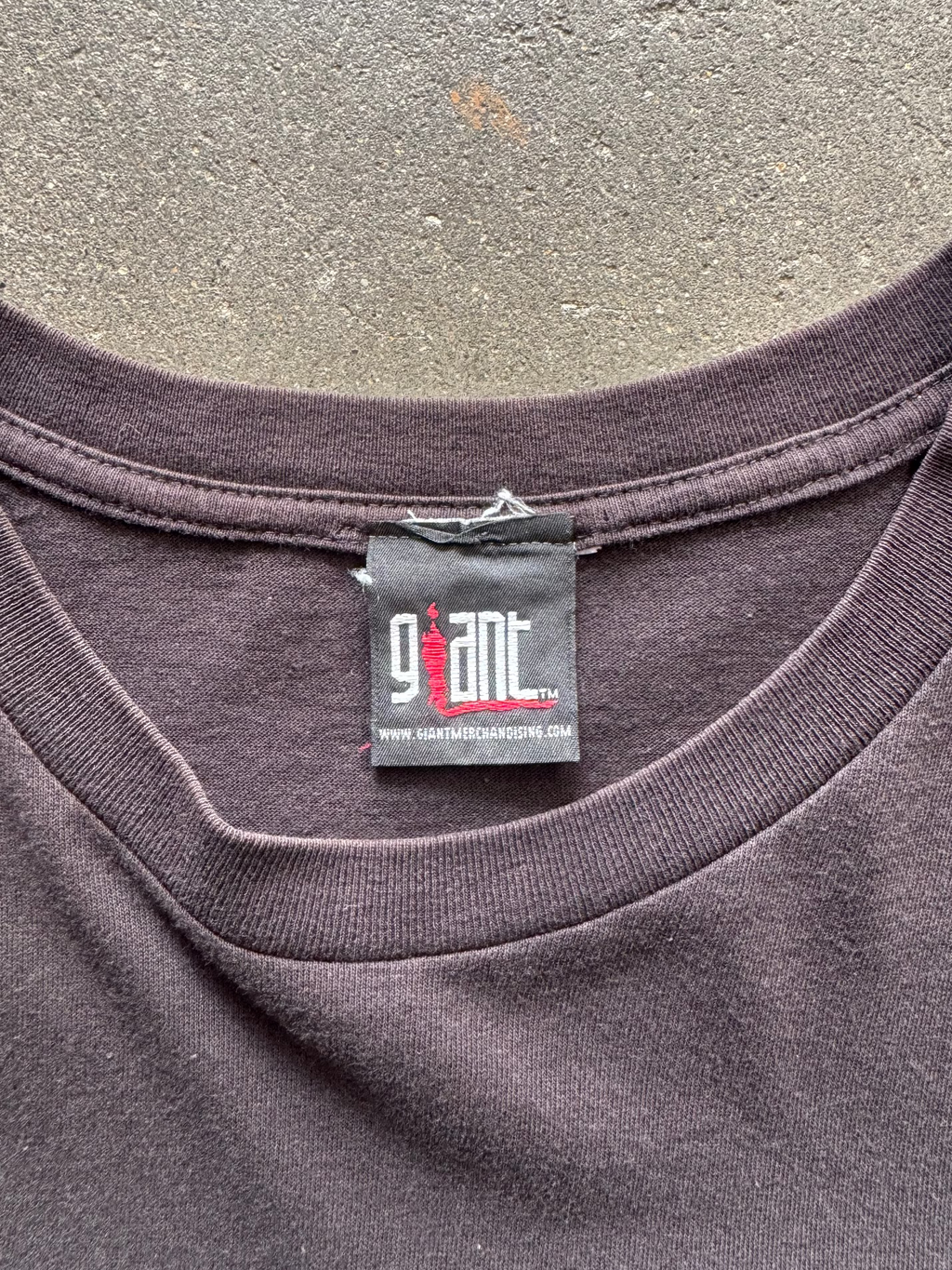 90’s “RED HOT CHILI PEPPERS”
“Californication” t-shirt